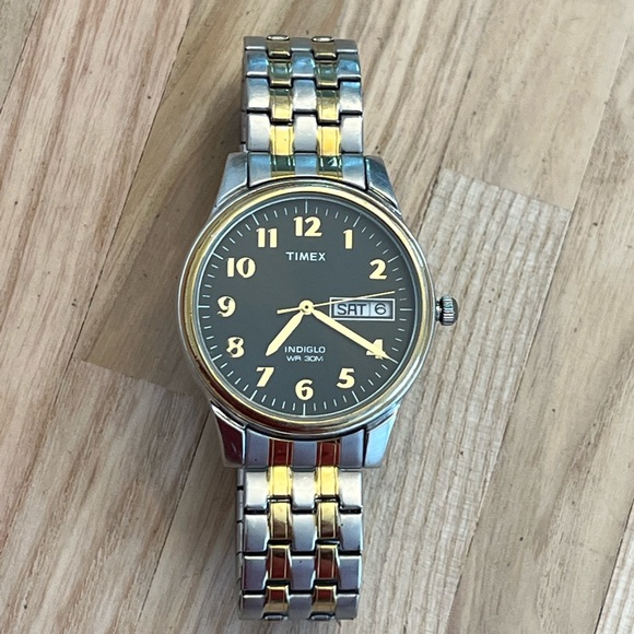 Timex Men’s Watch Indiglo Easy Reader Two Tone Stretch Bracelet Dark Gray Dial - Picture 1 of 10